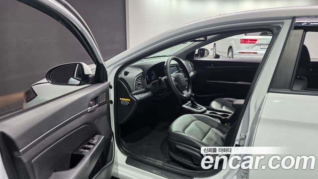 Hyundai Avante AD 1.6 GDI Value Plus, 2018 11