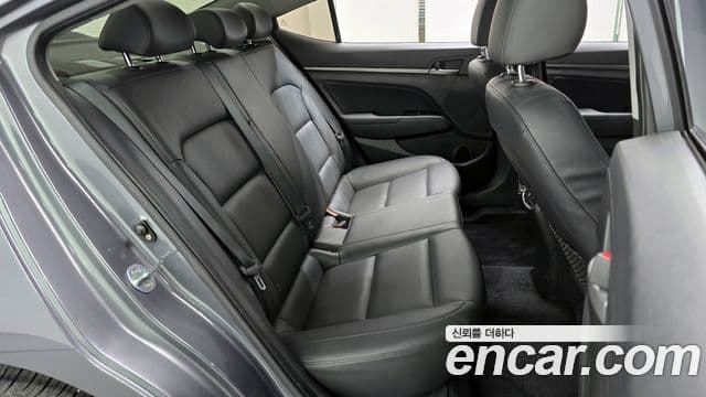 Hyundai Avante AD Modern, 2017 12