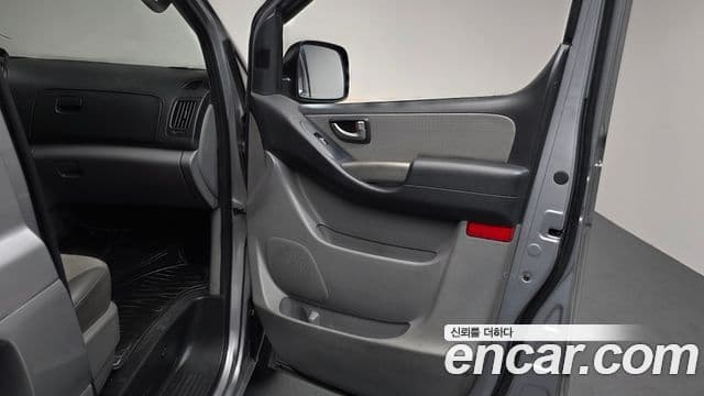 Hyundai Grand Starex CVX Luxury, 2012 13