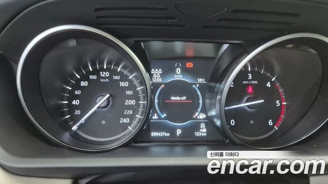 Land Rover Discovery 5 2.0 SD4 SE, 2020 8