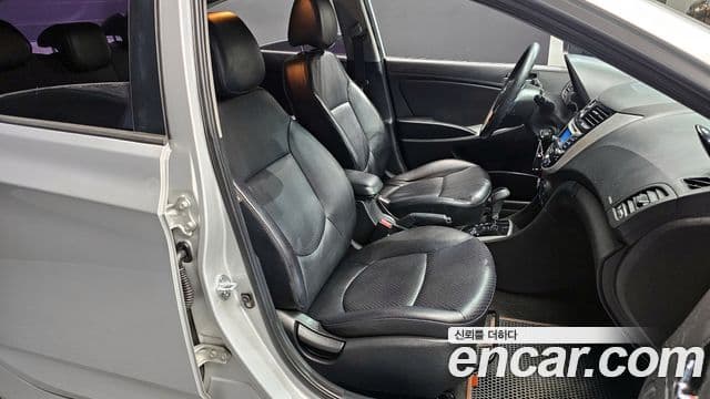 Hyundai Accent(новый кузов / новое поколение) Premier, 2012 10