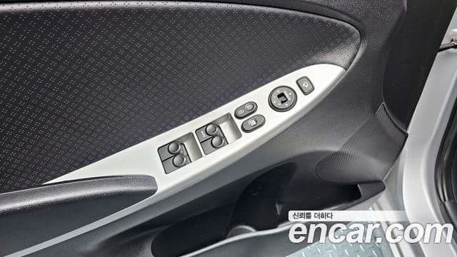 Hyundai Accent(новый кузов / новое поколение) Premier, 2012 16