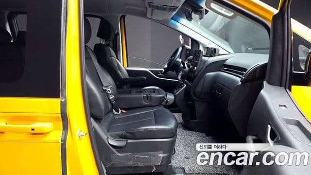Hyundai Staria 11인승, 2023 10
