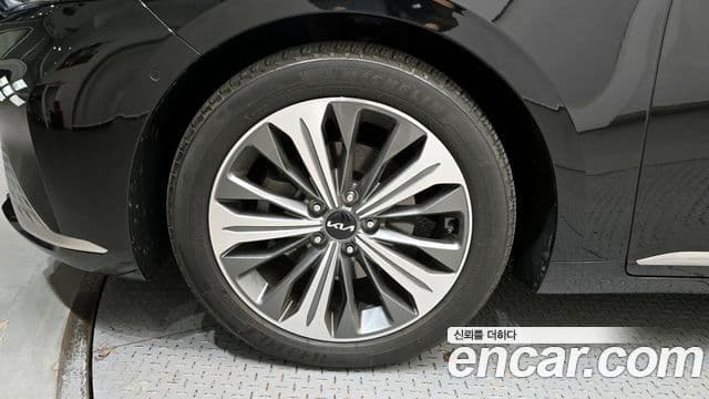 Kia K8 гибрид Signature, 2023 все фото