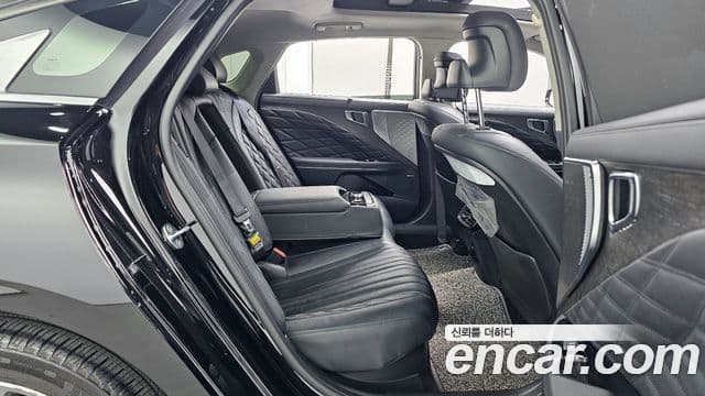 Kia K8 гибрид Signature, 2023 12