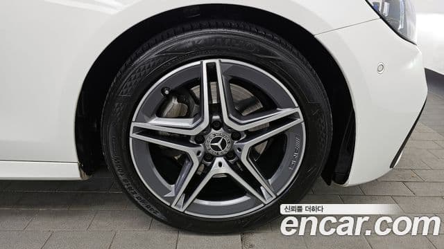 Mercedes-Benz E-класс W213 AMG Line, 2023 все фото