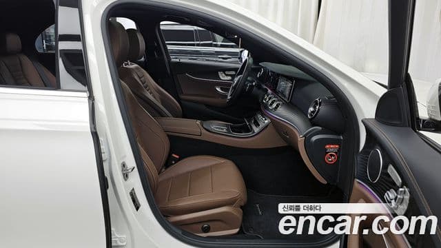 Mercedes-Benz E-класс W213 AMG Line, 2023 11