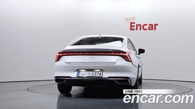 Kia K8 Signature, 2023 4