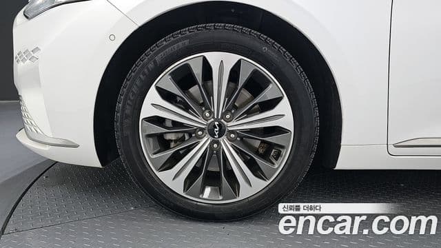 Kia K8 Signature, 2023 все фото