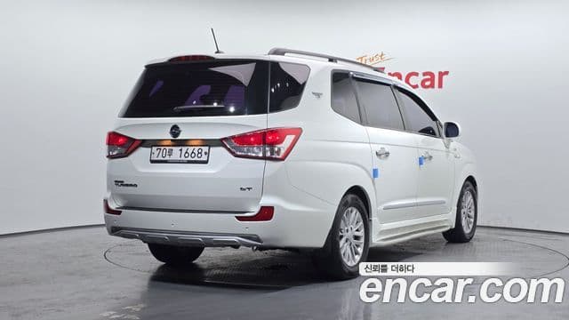 KG모빌리티(SsangYong) Korando 투리스모 4WD GT 11인승, 2014 2