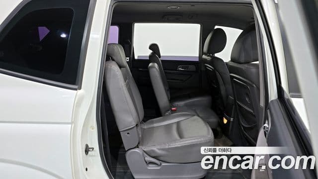 KG모빌리티(SsangYong) Korando 투리스모 4WD GT 11인승, 2014 12