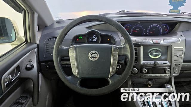 KG모빌리티(SsangYong) Korando 투리스모 4WD GT 11인승, 2014 13