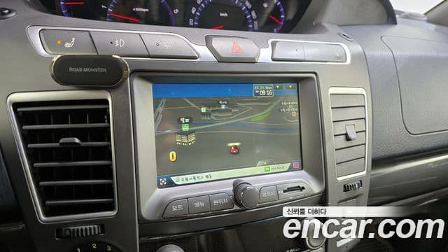 KG모빌리티(SsangYong) Korando 투리스모 4WD GT 11인승, 2014 16