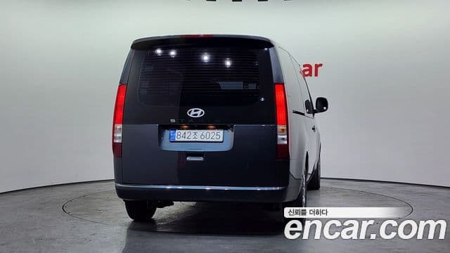 Hyundai Staria Modern, 2025 4