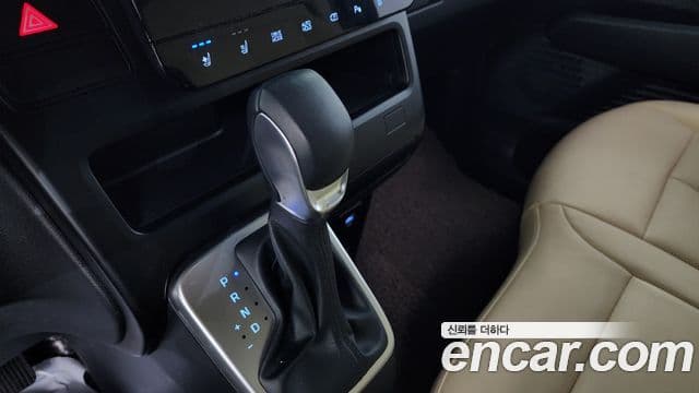 Hyundai Staria Modern, 2025 9
