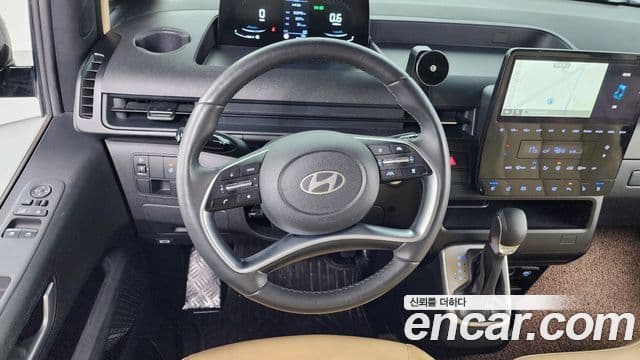 Hyundai Staria Modern, 2025 13