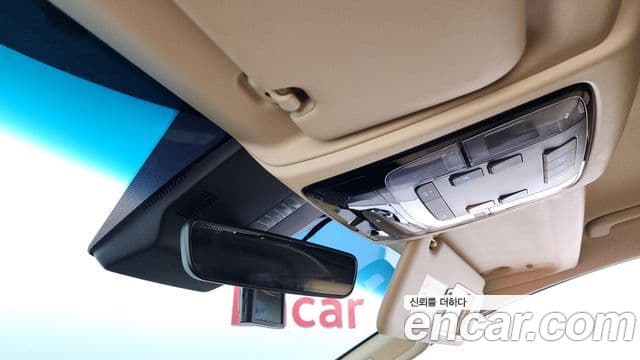 Hyundai Staria Modern, 2025 17