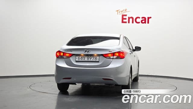 Hyundai Avante MD Style, 2013 4