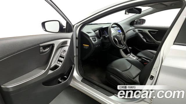 Hyundai Avante MD Style, 2013 10