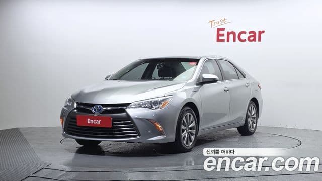 Toyota New 캠리 гибрид LE, 2017 1