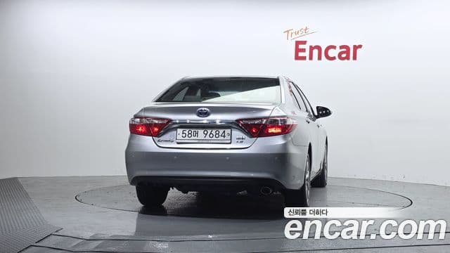 Toyota New 캠리 гибрид LE, 2017 4