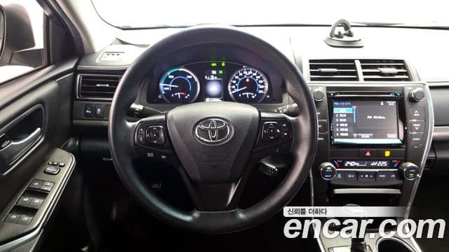 Toyota New 캠리 гибрид LE, 2017 13