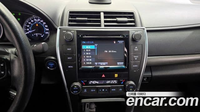 Toyota New 캠리 гибрид LE, 2017 14