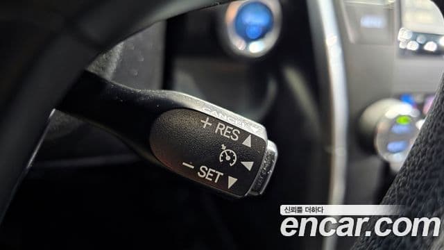 Toyota New 캠리 гибрид LE, 2017 16