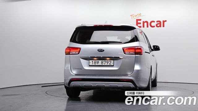 Kia All New Carnival Prestige, 2016 4