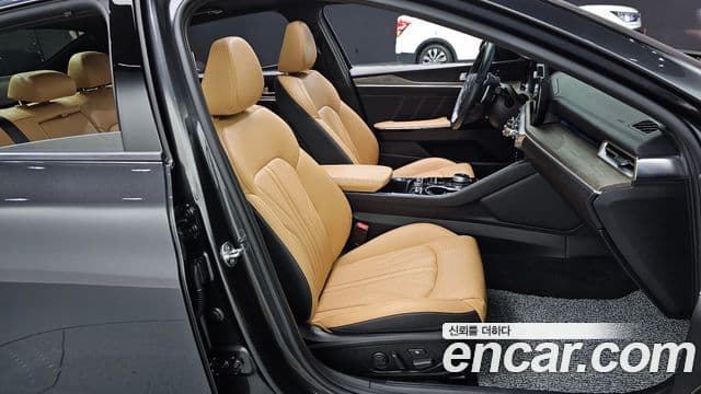 Kia K5 3세대 Signature, 2021 10