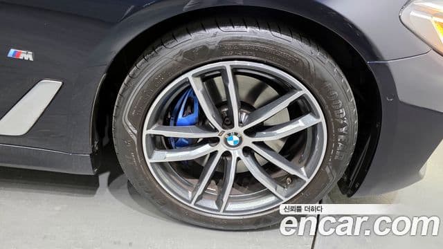 BMW 5시리즈 (G30) 520i M Sport, 2023 все фото
