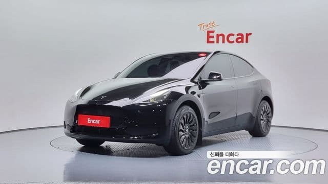 Tesla модель Y, 2025 1