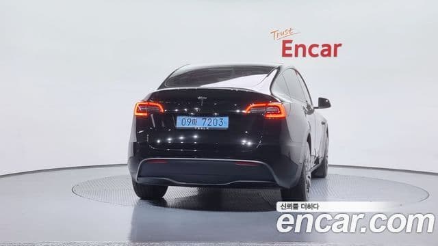 Tesla модель Y, 2025 4