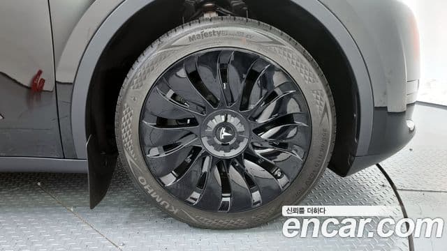 Tesla модель Y, 2025 все фото