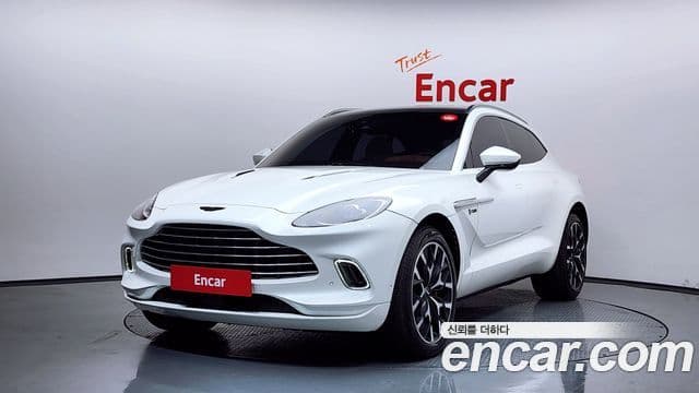 Aston Martin DBX 4.0 V8, 2021 1