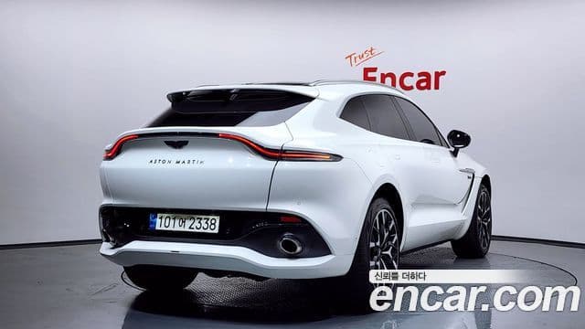 Aston Martin DBX 4.0 V8, 2021 2