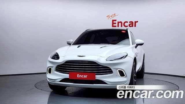 Aston Martin DBX 4.0 V8, 2021 3