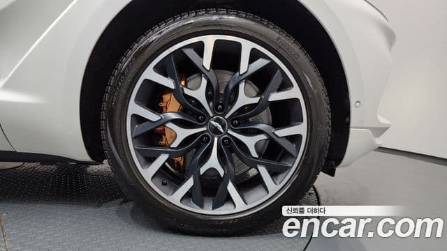 Aston Martin DBX 4.0 V8, 2021 все фото