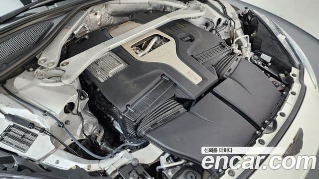 Aston Martin DBX 4.0 V8, 2021 6