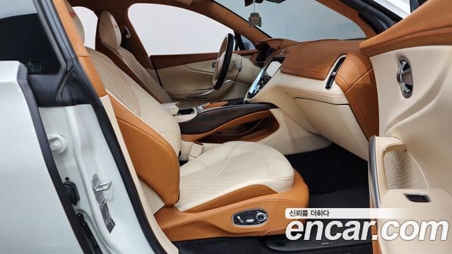 Aston Martin DBX 4.0 V8, 2021 11