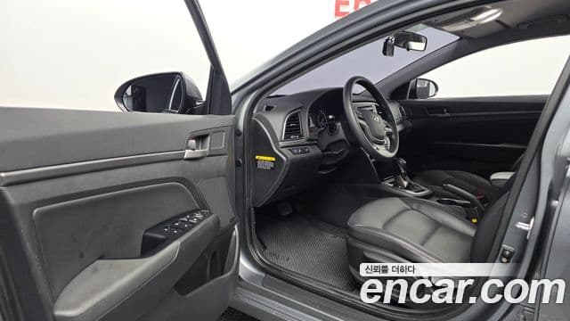 Hyundai Avante AD 1.6 GDI Value Plus, 2017 11