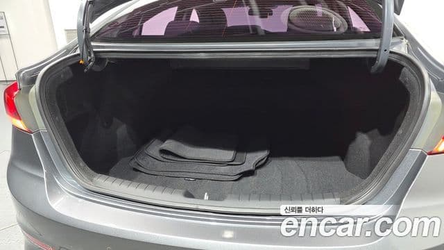 Hyundai Avante AD 1.6 GDI Value Plus, 2017 20