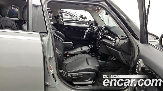 Mini Cooper D 3세대, 2017 11