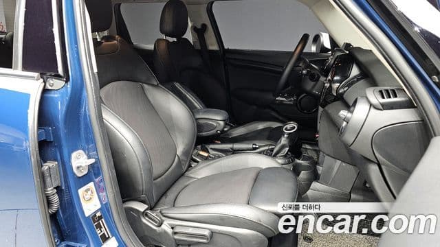 Mini Cooper 3세대, 2017 10