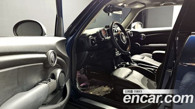 Mini Cooper 3세대, 2017 12