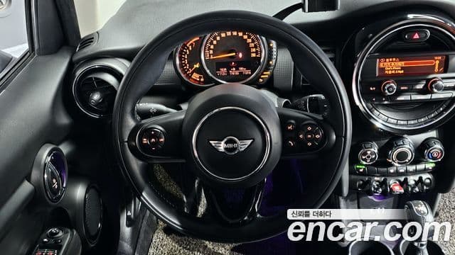 Mini Cooper 3세대, 2017 15