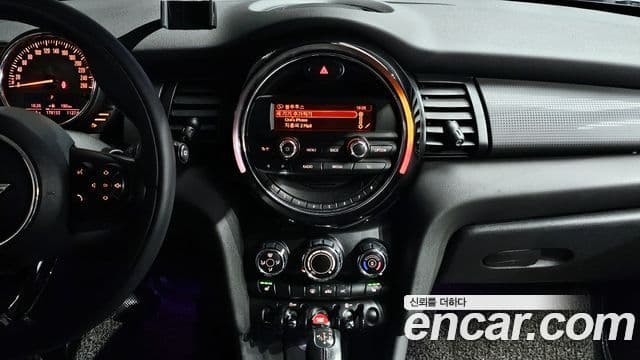 Mini Cooper 3세대, 2017 16