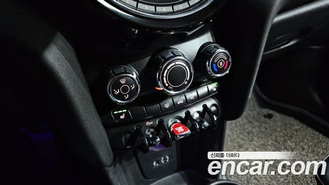 Mini Cooper 3세대, 2017 17