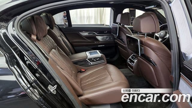 BMW 7시리즈 (G11) M760Li xDrive, 2017 12