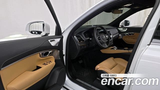Volvo XC90 2세대 B6 Ultra Bright, 2025 10